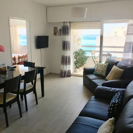 Lägenhet One And Two Bedroom With Beautiful Sea View *